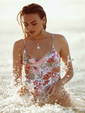 Billabong Tropic Luv One Piece Tie Side Swim Suit xs/s